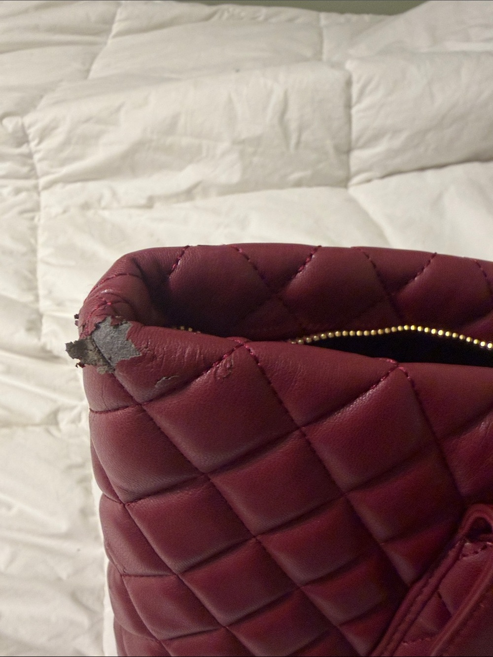 Love Moschino Quilted Burgundy Shoulder Bag with Gold Heart Lock - Picture 4 of 10
